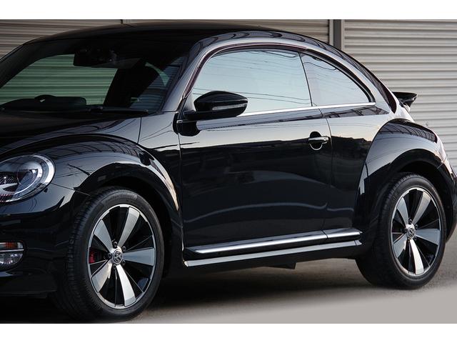 ２．０リッターインタークーラーターボエンジンを搭載する、ザ・ビートル　ターボ。ミッションは、信頼性の高い湿式６速ＤＳＧを採用しています。