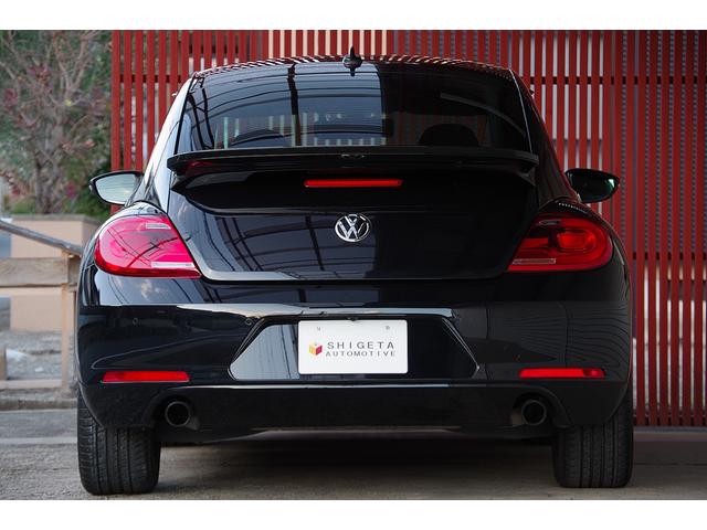 良質車両を室内車庫にて保管しています。雨の日もゆっくりとお車をご覧いただけます。