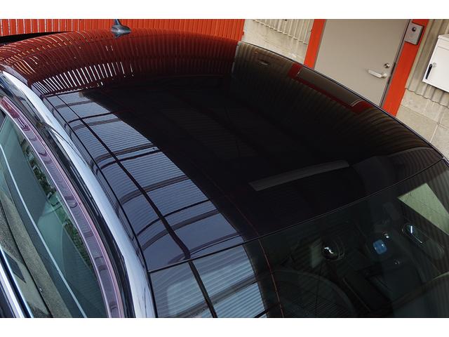 車庫保管を感じさせるコンディション。気になるウォータースポットもありません。