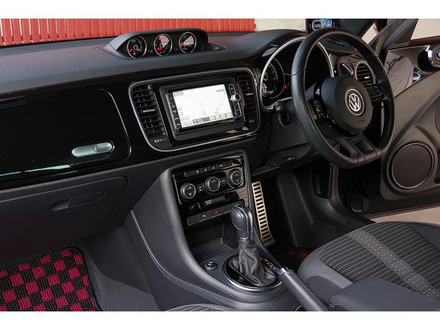 センターコンソール周辺も気になる擦れや汚れはありません。