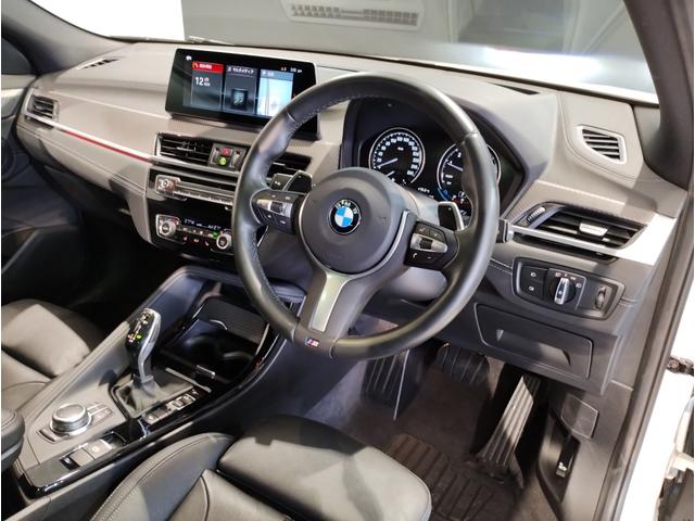 Ｍ３５ｉ　ｘＤｒｉｖｅ　セレクトパッケージ　ガラスサンルーフ　ブラックレザー　シートヒーター　パワーシート　純正アルミホイル　オートライト　ＬＥＤヘッドライト　電動格納ミラー　衝突軽減ブレーキ　アクティブクルーズ　ワンオーナ(21枚目)