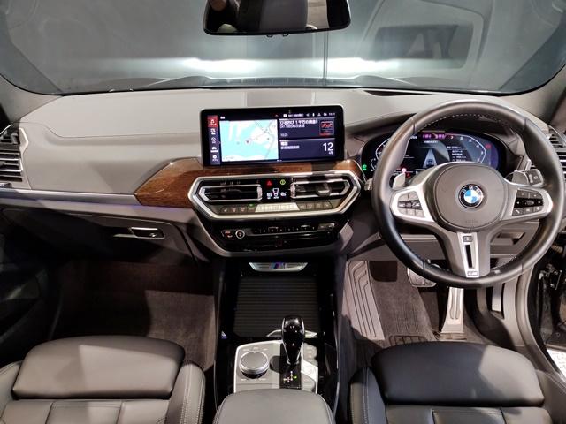 Ｍ４０ｉ　弊社下取車　後期ＬＣＩ　パノラマサンルーフ　ハーマンカードン　ブラックレザーシート　ランバーサポート　前後シートヒーター　直列６気筒　シートアジャスト　全周囲カメラ　Ｍブレーキ　３８７馬力　ＡＣＣ(5枚目)