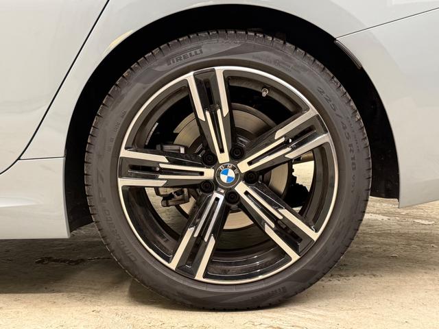 ３シリーズ ３２０ｄ　ｘＤｒｉｖｅ　Ｍスポーツ　２ｎｄＬＣＩ　弊社デモカー　アクティブクルーズ　ヘッドアップディスプレイ　電動シート　シートヒーター　全周囲カメラ　電動トランク　カーブドディスプレイ　インテリジェントセーフ　純正１８インチＡＷ（22枚目）