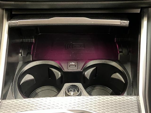 ３シリーズ ３１８ｉツーリング　Ｍスポーツ　弊社デモカー　２ｎｄＬＣＩモデル　Ｄ型ハンドル　アクティブクルーズコントロール　ヘッドアップディスプレイ　電動リアゲート　１８インチＡＷ　カーブドディスプレイ　パドルシフト　アンビエントライト（54枚目）