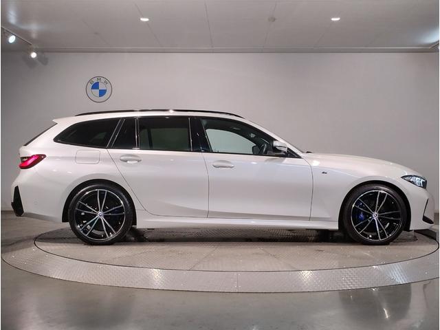 ３シリーズ ３２０ｄ　ｘＤｒｉｖｅツーリング　Ｍスポーツ　インディビジュアルフィオナレッドレザー　ファストトラックＰＫＧ　コンフォートＰＫＧ　１９インチＡＷ　Ｍサスペンション　Ｍスポーツブレーキ　ＨｉＦｉスピーカー　ヘッドアップディスプレイ　元レンタカー（8枚目）