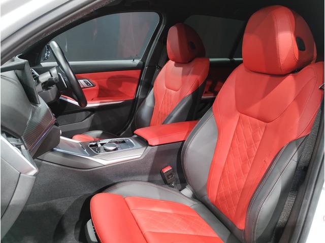 ３シリーズ ３２０ｄ　ｘＤｒｉｖｅツーリング　Ｍスポーツ　インディビジュアルフィオナレッドレザー　ファストトラックＰＫＧ　コンフォートＰＫＧ　１９インチＡＷ　Ｍサスペンション　Ｍスポーツブレーキ　ＨｉＦｉスピーカー　ヘッドアップディスプレイ　元レンタカー（45枚目）