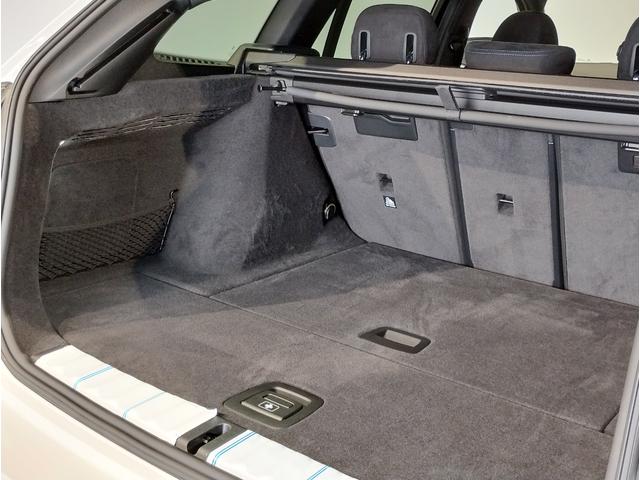 ３シリーズ ３２０ｄ　ｘＤｒｉｖｅツーリング　Ｍスポーツ　後期モデル　カーブドディスプレイ　ヘッドアップディスプレイ　全周囲カメラ　シートヒーター　電動リアゲート　電動リアゲート　アクティブクルーズコントロール　パドルシフト　ＰＤＣセンサー前後（66枚目）
