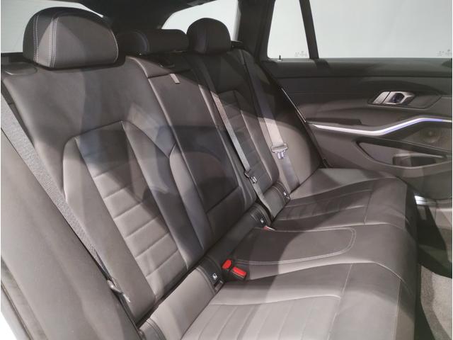 3シリーズ 320d xDriveツーリングハイラインパッケージ ワンオーナ― ブラックレザー アクティブクルーズ シートヒーター 全周囲カメラ 電動シート 電動トランク 純正18インチAW インテリジェントセーフ AI音声認識ナビ アンビエントライト G21(15枚目)