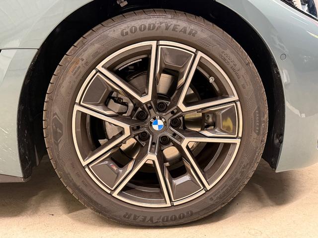 4シリーズ 420d xDriveグランクーペ Mスポーツ 元デモカー サウンドPKG 全周囲カメラ アクティブクルーズ Harman/Kardon アンビエントライト カーブドディスプレイ ワイヤレス充電 電動シート シートヒーター インテリジェントセーフ(22枚目)