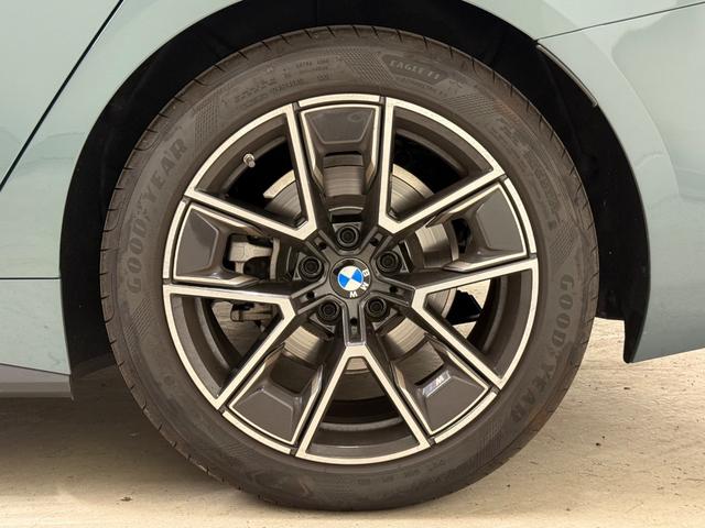 4シリーズ 420d xDriveグランクーペ Mスポーツ 元デモカー サウンドPKG 全周囲カメラ アクティブクルーズ Harman/Kardon アンビエントライト カーブドディスプレイ ワイヤレス充電 電動シート シートヒーター インテリジェントセーフ(24枚目)