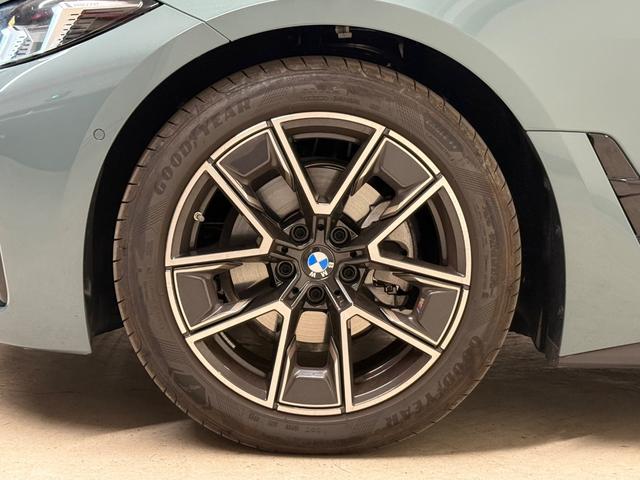 4シリーズ 420d xDriveグランクーペ Mスポーツ 元デモカー サウンドPKG 全周囲カメラ アクティブクルーズ Harman/Kardon アンビエントライト カーブドディスプレイ ワイヤレス充電 電動シート シートヒーター インテリジェントセーフ(35枚目)