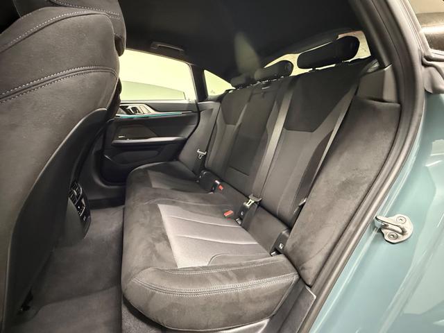 4シリーズ 420d xDriveグランクーペ Mスポーツ 元デモカー サウンドPKG 全周囲カメラ アクティブクルーズ Harman/Kardon アンビエントライト カーブドディスプレイ ワイヤレス充電 電動シート シートヒーター インテリジェントセーフ(72枚目)