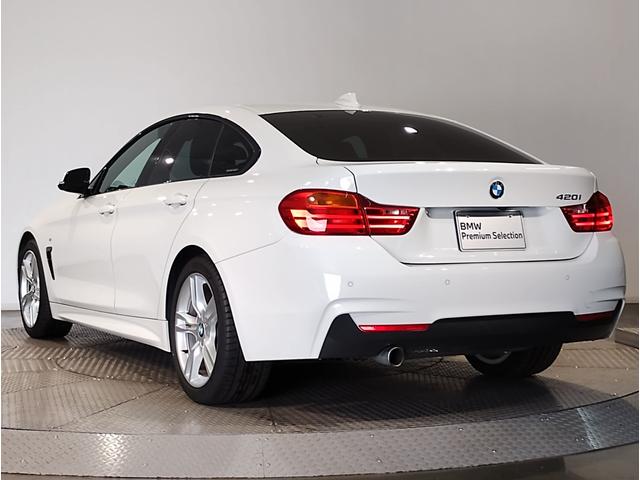 4シリーズ 420iグランクーペ Mスポーツ アダプティブLEDヘッドライト 電動メモリーシート 電動リアゲート アクティブクルーズコントロール 18インチAW パドルシフト アルカンターラシート PDCセンサー前後 レーンチェンジウォーニング(10枚目)