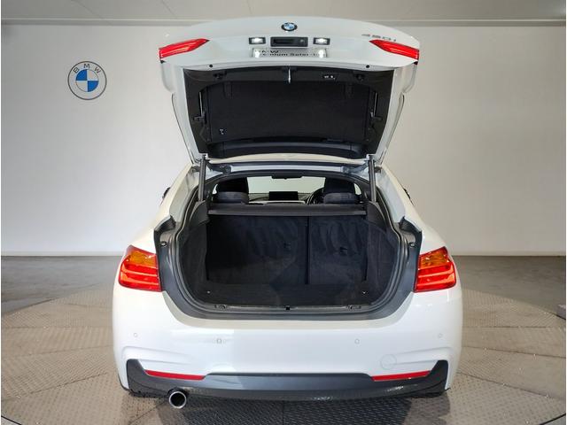 4シリーズ 420iグランクーペ Mスポーツ アダプティブLEDヘッドライト 電動メモリーシート 電動リアゲート アクティブクルーズコントロール 18インチAW パドルシフト アルカンターラシート PDCセンサー前後 レーンチェンジウォーニング(26枚目)