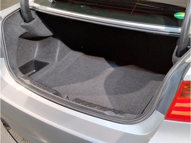 3シリーズ 320i Mスポーツ ワンオーナー車 クルーズコントロール パドルシフト 電動シート バックカメラ PDCセンサー 衝突軽減ブレーキ 純正18インチAW LEDヘッドライト Bluetoothオーディオ 車線逸脱警告(17枚目)