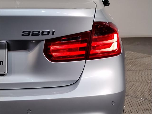 3シリーズ 320i Mスポーツ ワンオーナー車 クルーズコントロール パドルシフト 電動シート バックカメラ PDCセンサー 衝突軽減ブレーキ 純正18インチAW LEDヘッドライト Bluetoothオーディオ 車線逸脱警告(32枚目)