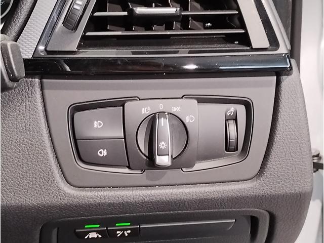 3シリーズ 320i Mスポーツ ワンオーナー車 クルーズコントロール パドルシフト 電動シート バックカメラ PDCセンサー 衝突軽減ブレーキ 純正18インチAW LEDヘッドライト Bluetoothオーディオ 車線逸脱警告(47枚目)