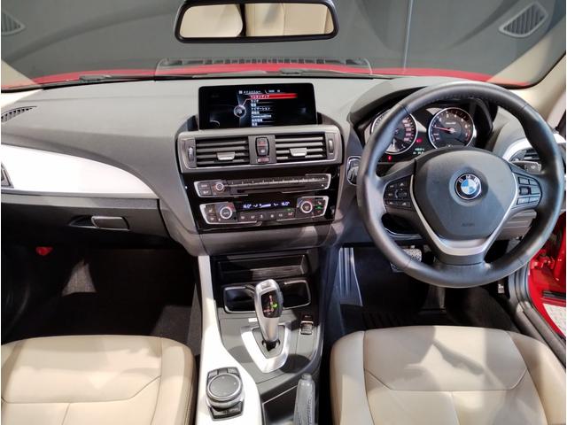 1シリーズ 118i ファッショニスタ 特別仕様車 オイスターレザー シートヒーター コンフォートPKG アクティブクルーズ ドライビングアシスト リヤビューカメラ CD DVD 専用17インチAW ミラー内蔵型ETC F20(5枚目)