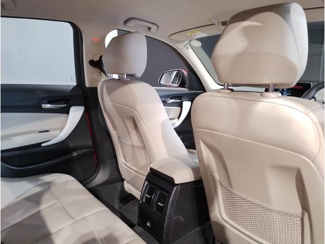 1シリーズ 118i ファッショニスタ 特別仕様車 オイスターレザー シートヒーター コンフォートPKG アクティブクルーズ ドライビングアシスト リヤビューカメラ CD DVD 専用17インチAW ミラー内蔵型ETC F20(29枚目)