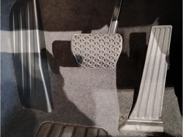 1シリーズ 118i ファッショニスタ 特別仕様車 オイスターレザー シートヒーター コンフォートPKG アクティブクルーズ ドライビングアシスト リヤビューカメラ CD DVD 専用17インチAW ミラー内蔵型ETC F20(37枚目)