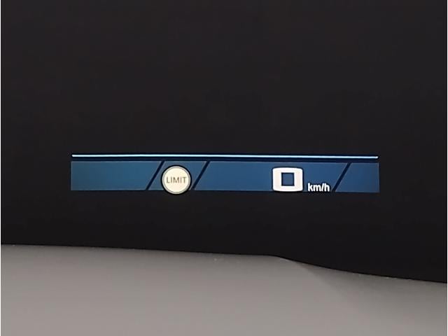 Ｍ３ Ｍ３セダン　コンペティション　Ｍ　ｘＤｒｉｖｅ　ワンオーナー　ブラックレザー　レーザーライト　ハーマンカードンスピーカー　全周囲カメラ　シートヒーター　カーブドディスプレイ　フルセグＴＶ　アクティブクルーズコントロール　ヘッドアップディスプレイ（25枚目）