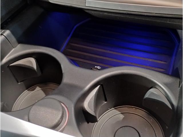 5シリーズ 530i Mスポーツ ヘッドアップディスプレイ ブラックキドニーグリル ブラックレザーシート シートヒーター 全周囲カメラ アクティブクルーズコントロール 19インチAWホイール パドルシフト 電動シート 電動リアゲート(23枚目)