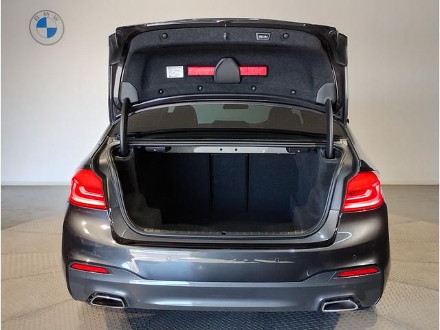 5シリーズ 530i Mスポーツ ヘッドアップディスプレイ ブラックキドニーグリル ブラックレザーシート シートヒーター 全周囲カメラ アクティブクルーズコントロール 19インチAWホイール パドルシフト 電動シート 電動リアゲート(58枚目)