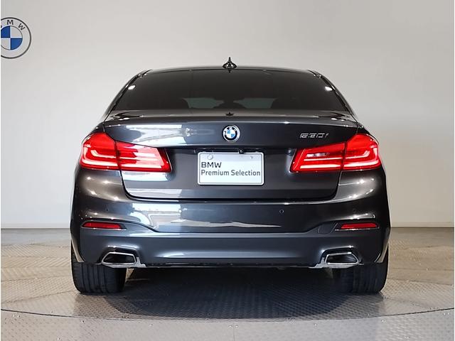 5シリーズ 530i Mスポーツ ヘッドアップディスプレイ ブラックキドニーグリル ブラックレザーシート シートヒーター 全周囲カメラ アクティブクルーズコントロール 19インチAWホイール パドルシフト 電動シート 電動リアゲート(61枚目)