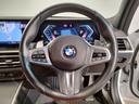 ３２０ｄ　ｘＤｒｉｖｅツーリング　Ｍスポーツ　インディビジュアルフィオナレッドレザー　ファストトラックＰＫＧ　コンフォートＰＫＧ　１９インチＡＷ　Ｍサスペンション　Ｍスポーツブレーキ　ＨｉＦｉスピーカー　ヘッドアップディスプレイ　元レンタカー（52枚目）
