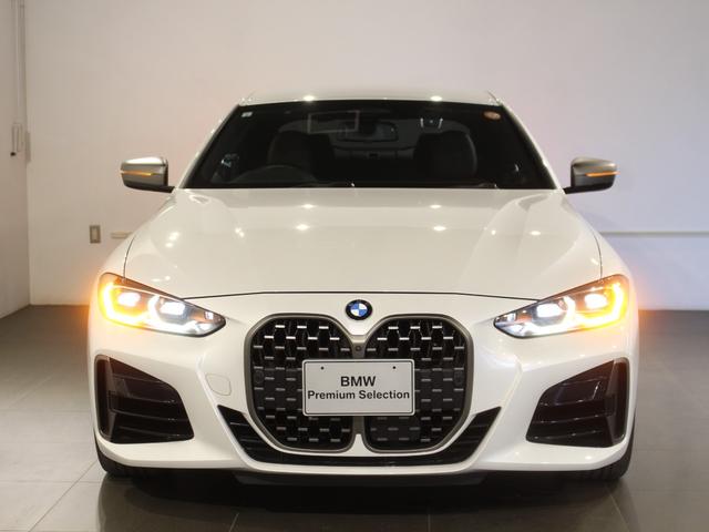 ４シリーズ Ｍ４４０ｉ　ｘＤｒｉｖｅクーペ　ミネラルホワイト／認定中古車／モカブラウンレザー／１９インチ純正アロイホイール／被害軽減ブレーキ／アクティブクルーズコントロール／フロントパワーシート／フロントシートヒーター／ＥＴＣ内蔵ルームミラー（5枚目）