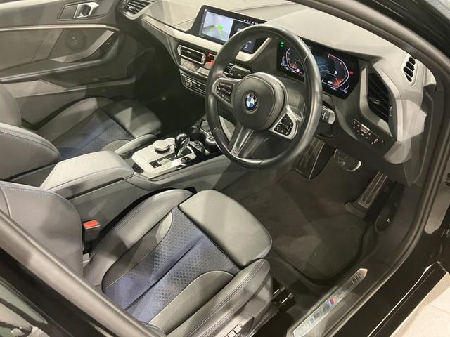 １シリーズ 　認定中古車／レンタアップ／ブラックサファイア／アクティブクルーズコントロール／被害軽減ブレーキ／バックカメラ／ＥＴＣ／電動リアゲート／フロントパワーシート／１８インチ純正アロイホイール（10枚目）