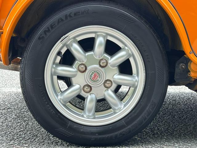 ＭＩＮＩ クーパー　Ａ／Ｔ車／ボルカニックオレンジ全塗装済／整備記録簿／ヴァルタンセンターマフラー／モトリタステアリング／レーシングガスキャップ／メッキタイプインテリアパーツ／前後ドライブレコーダー／ＥＴＣ（36枚目）