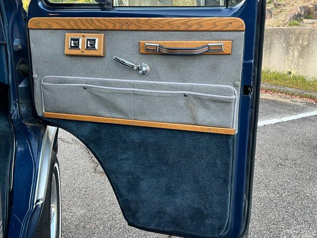 シボレーシェビーバン ベースグレード　Ｇ２０　シェビーバン　Ｇｌａｄｉａｔｏｒ／３ナンバー登録／７人乗り／フローマスター４０（マフラー）／サイド＆リア観音開き／ダブルエアコン／ナビ／バックカメラ／ドラレコ付デジタルインナーミラー／ＥＴＣ（14枚目）