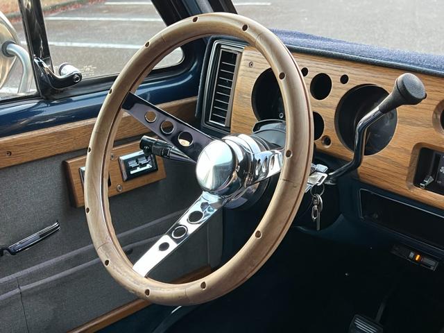 シボレーシェビーバン ベースグレード　Ｇ２０　シェビーバン　Ｇｌａｄｉａｔｏｒ／３ナンバー登録／７人乗り／フローマスター４０（マフラー）／サイド＆リア観音開き／ダブルエアコン／ナビ／バックカメラ／ドラレコ付デジタルインナーミラー／ＥＴＣ（19枚目）