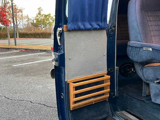 シボレーシェビーバン ベースグレード　Ｇ２０　シェビーバン　Ｇｌａｄｉａｔｏｒ／３ナンバー登録／７人乗り／フローマスター４０（マフラー）／サイド＆リア観音開き／ダブルエアコン／ナビ／バックカメラ／ドラレコ付デジタルインナーミラー／ＥＴＣ（29枚目）