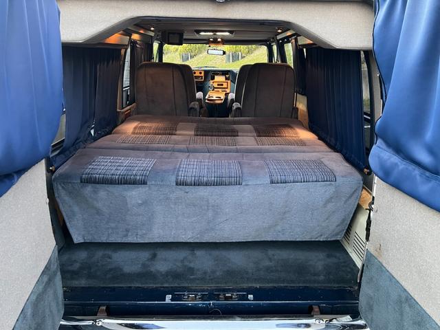 シボレーシェビーバン ベースグレード　Ｇ２０　シェビーバン　Ｇｌａｄｉａｔｏｒ／３ナンバー登録／７人乗り／フローマスター４０（マフラー）／サイド＆リア観音開き／ダブルエアコン／ナビ／バックカメラ／ドラレコ付デジタルインナーミラー／ＥＴＣ（41枚目）