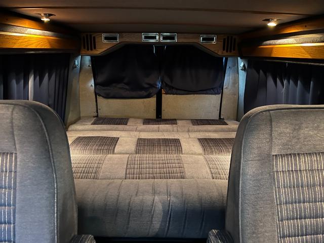 シボレーシェビーバン ベースグレード　Ｇ２０　シェビーバン　Ｇｌａｄｉａｔｏｒ／３ナンバー登録／７人乗り／フローマスター４０（マフラー）／サイド＆リア観音開き／ダブルエアコン／ナビ／バックカメラ／ドラレコ付デジタルインナーミラー／ＥＴＣ（44枚目）