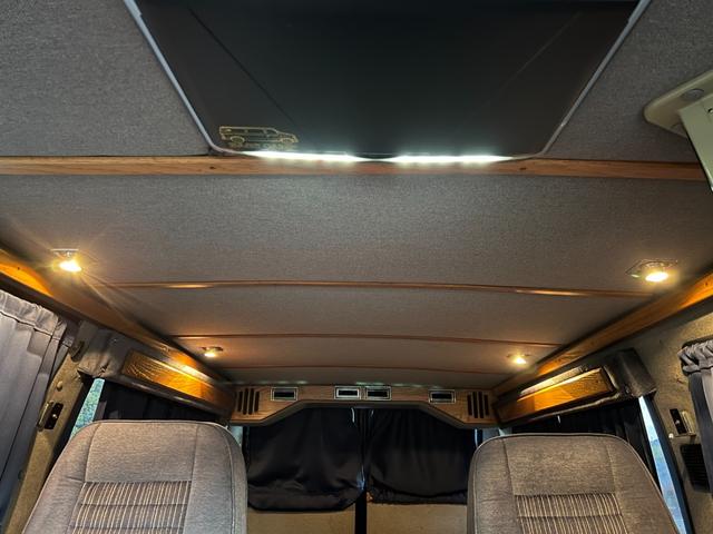 シボレーシェビーバン ベースグレード　Ｇ２０　シェビーバン　Ｇｌａｄｉａｔｏｒ／３ナンバー登録／７人乗り／フローマスター４０（マフラー）／サイド＆リア観音開き／ダブルエアコン／ナビ／バックカメラ／ドラレコ付デジタルインナーミラー／ＥＴＣ（46枚目）