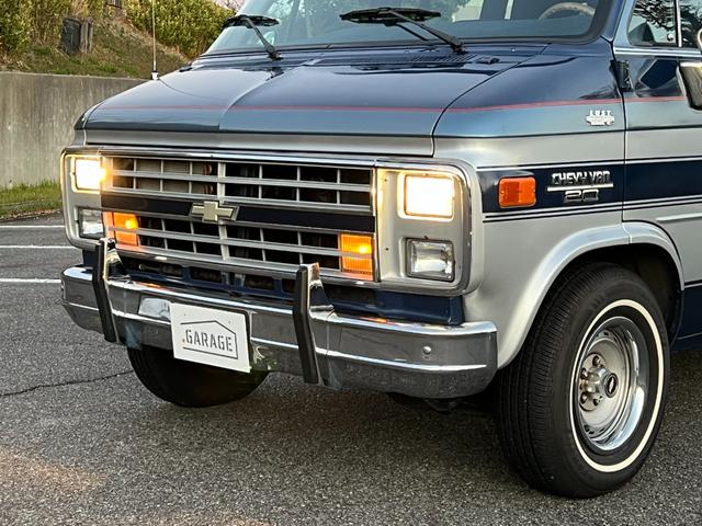 シボレーシェビーバン ベースグレード　Ｇ２０　シェビーバン　Ｇｌａｄｉａｔｏｒ／３ナンバー登録／７人乗り／フローマスター４０（マフラー）／サイド＆リア観音開き／ダブルエアコン／ナビ／バックカメラ／ドラレコ付デジタルインナーミラー／ＥＴＣ（52枚目）