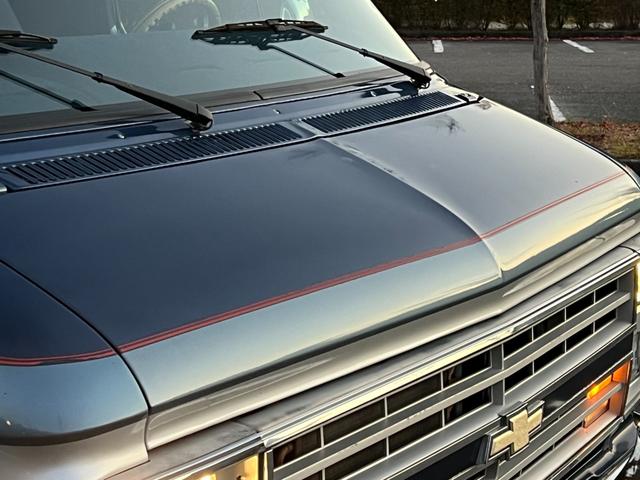 シボレーシェビーバン ベースグレード　Ｇ２０　シェビーバン　Ｇｌａｄｉａｔｏｒ／３ナンバー登録／７人乗り／フローマスター４０（マフラー）／サイド＆リア観音開き／ダブルエアコン／ナビ／バックカメラ／ドラレコ付デジタルインナーミラー／ＥＴＣ（55枚目）