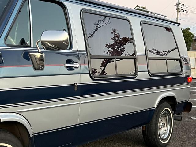 シボレーシェビーバン ベースグレード　Ｇ２０　シェビーバン　Ｇｌａｄｉａｔｏｒ／３ナンバー登録／７人乗り／フローマスター４０（マフラー）／サイド＆リア観音開き／ダブルエアコン／ナビ／バックカメラ／ドラレコ付デジタルインナーミラー／ＥＴＣ（59枚目）