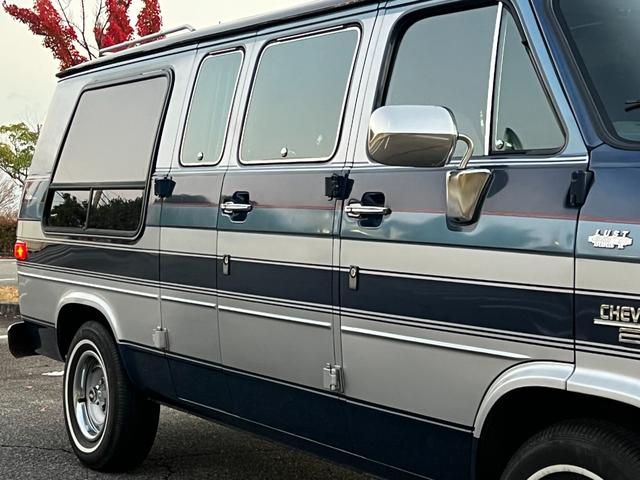 シボレーシェビーバン ベースグレード　Ｇ２０　シェビーバン　Ｇｌａｄｉａｔｏｒ／３ナンバー登録／７人乗り／フローマスター４０（マフラー）／サイド＆リア観音開き／ダブルエアコン／ナビ／バックカメラ／ドラレコ付デジタルインナーミラー／ＥＴＣ（60枚目）