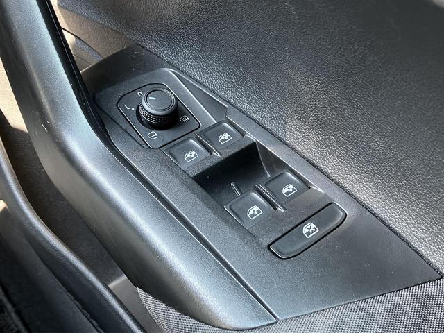 ポロ ＴＳＩアクティブ　純正ナビ・リアビューモニター・ＬＥＤヘッドライト・ＡＣＣ／ＬＫＡ／ＰＤＣ・ＡｐｐｌｅＣａｒＰｌａｙ／ＡｎｄｒｏｉｄＡｕｔｏ・Ｂｌｕｅｔｏｏｔｈオーディオ・純正１５ＡＷ・スマートキー・ＥＴＣ・禁煙（46枚目）