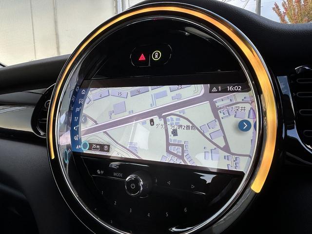 ＭＩＮＩ クーパー　ナビ・ＥＴＣ・禁煙・ＢＴ・Ｂモニタ・キーフリー・ブラックルーフ（4枚目）