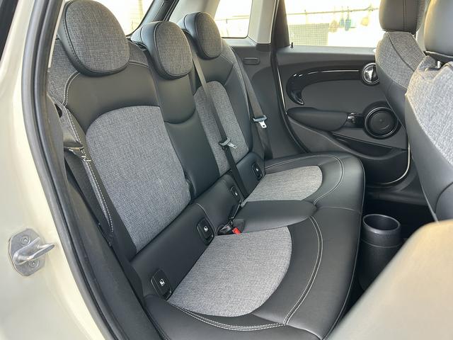 ＭＩＮＩ クーパー　ナビ・ＥＴＣ・禁煙・ＢＴ・Ｂモニタ・キーフリー・ブラックルーフ（9枚目）