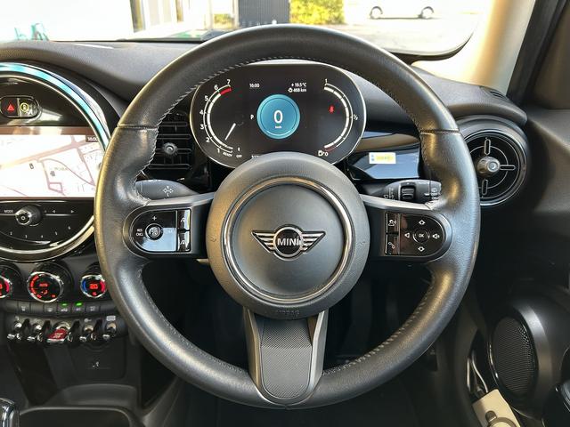 ＭＩＮＩ クーパー　ナビ・ＥＴＣ・禁煙・ＢＴ・Ｂモニタ・キーフリー・ブラックルーフ（29枚目）