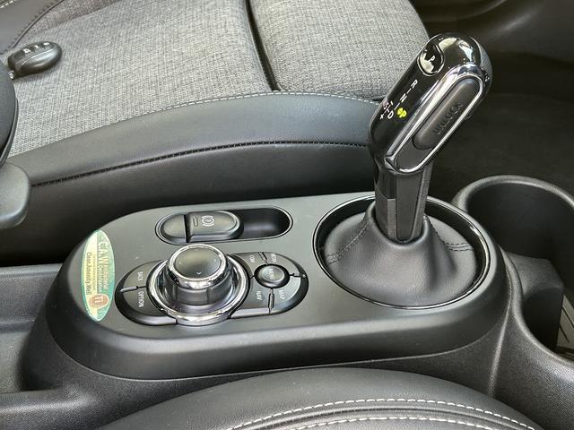 ＭＩＮＩ クーパー　ナビ・ＥＴＣ・禁煙・ＢＴ・Ｂモニタ・キーフリー・ブラックルーフ（31枚目）