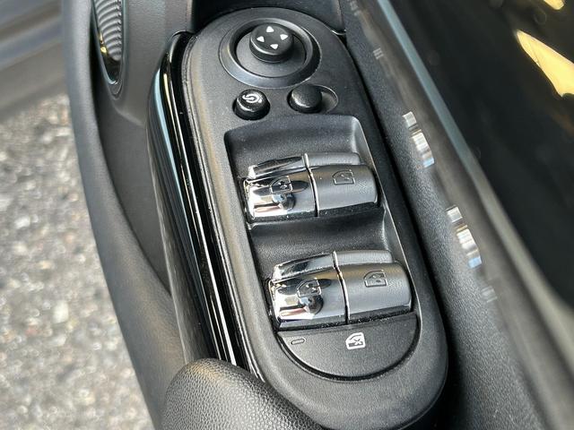 ＭＩＮＩ クーパー　ナビ・ＥＴＣ・禁煙・ＢＴ・Ｂモニタ・キーフリー・ブラックルーフ（39枚目）