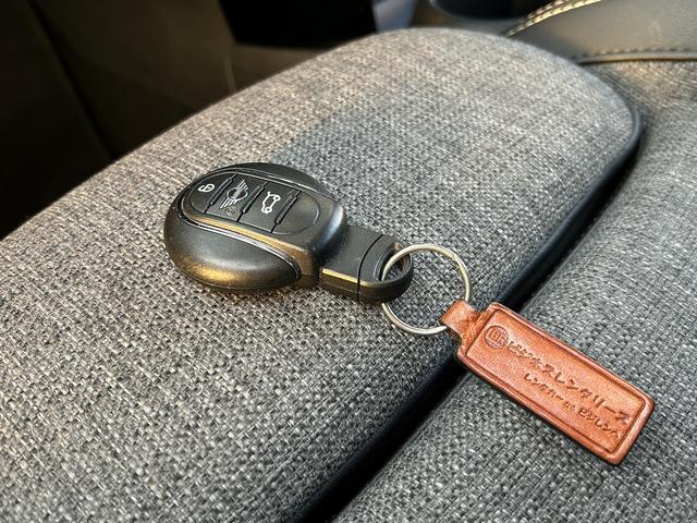 ＭＩＮＩ クーパー　ナビ・ＥＴＣ・禁煙・ＢＴ・Ｂモニタ・キーフリー・ブラックルーフ（40枚目）