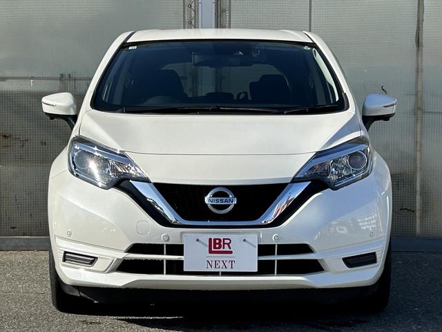 ノート Ｘ　検２付・禁煙車・インナーミラー・社外ナビ・ＢＴ・ＥＴＣ・ＡＡＣ・ソナー・３６０°カメラ・車線逸脱警告・キーレス・ペダル踏み間違い抑制（18枚目）